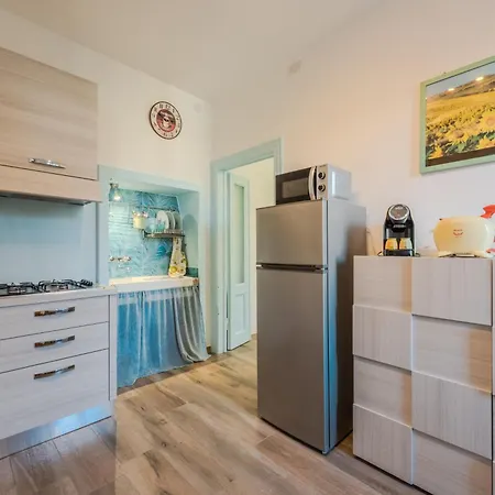Castagno 2 On The Wayfarer's Path With Ac And Wifi Apartament